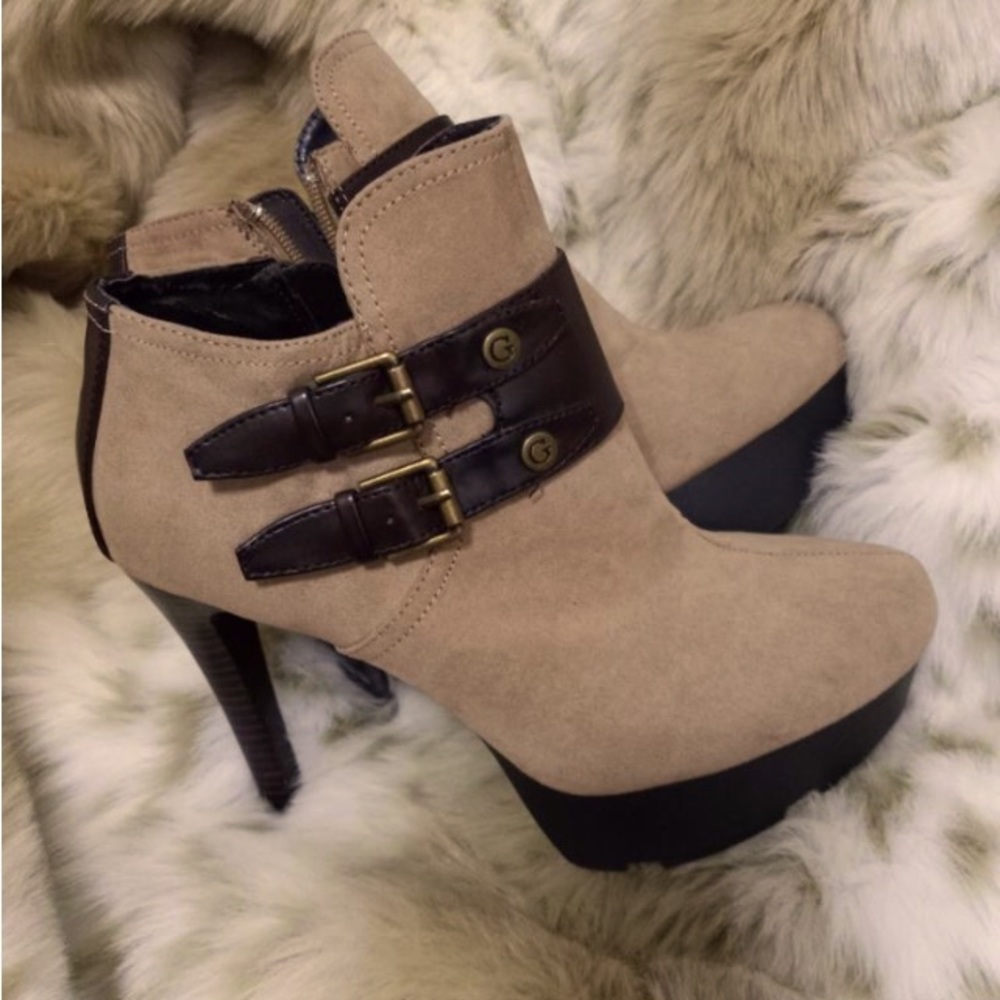 BRAND NEW GUESS ANKLE HEELS BOOTS. SIZE- 8